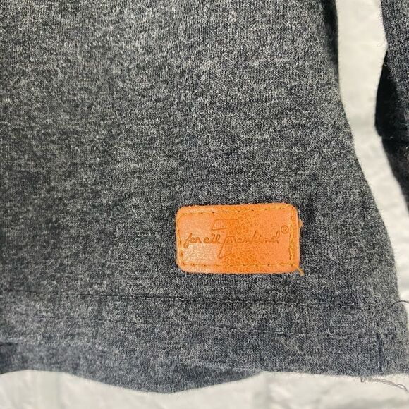 7 for all mankind crewneck longsleeve T-shirt boys 4T - Picture 3 of 5